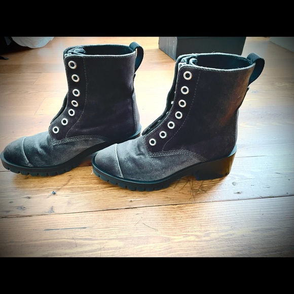 3.1 Philip Lim hayett green velvet mid calf boots. Brand new. Size US 8/EU 38. - Picture 3 of 7